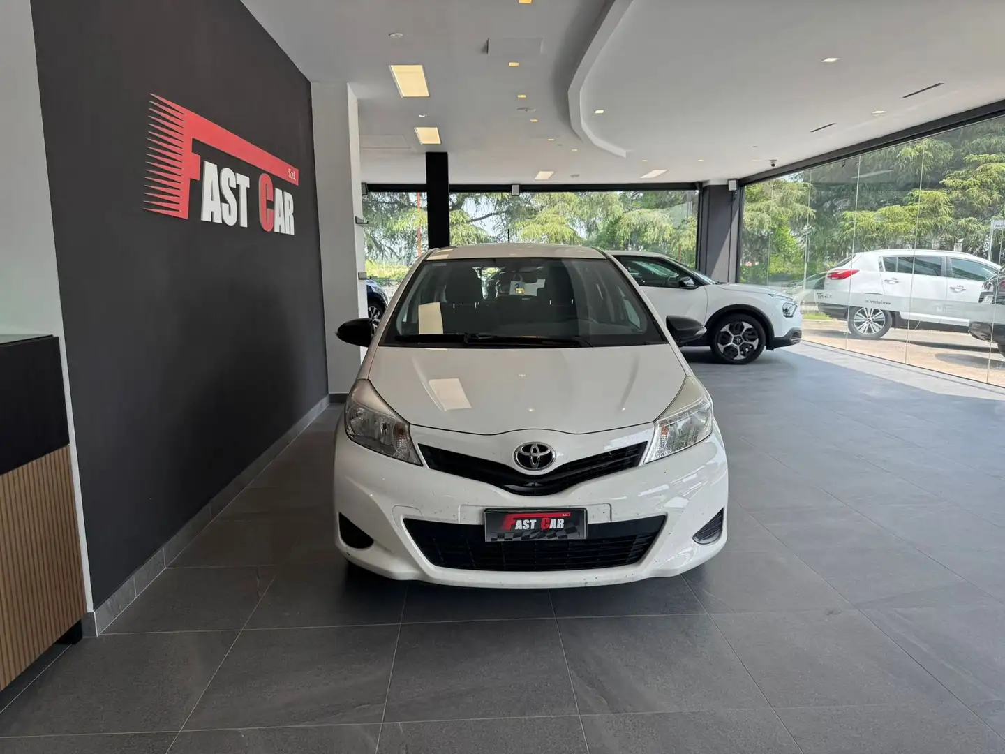 Toyota Yaris Yaris 1.0 5 porte Lounge Bianco - 2