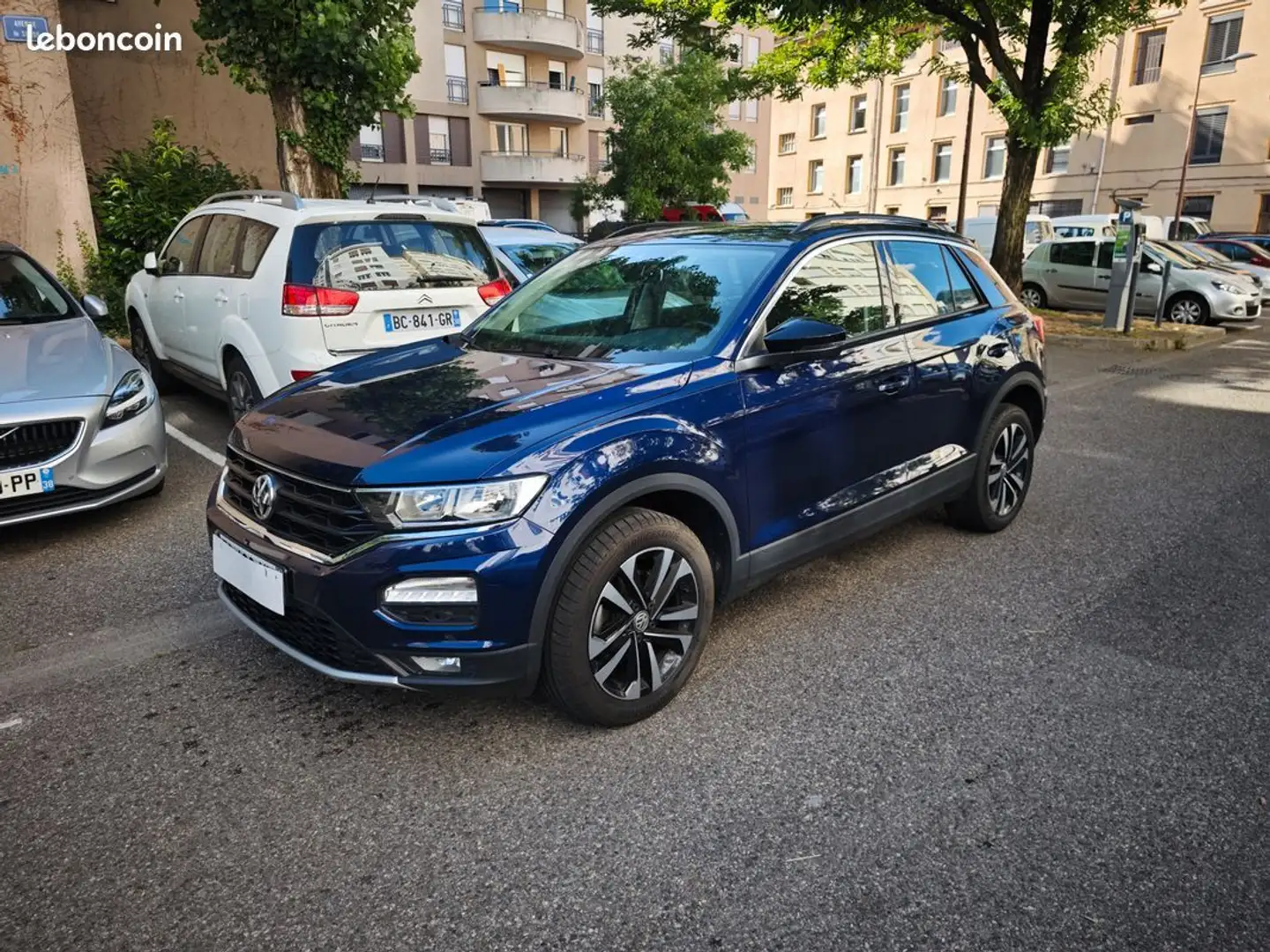 Volkswagen T-Roc 1.6 TDI 115ch IQ-DRIVE Bleu - 1