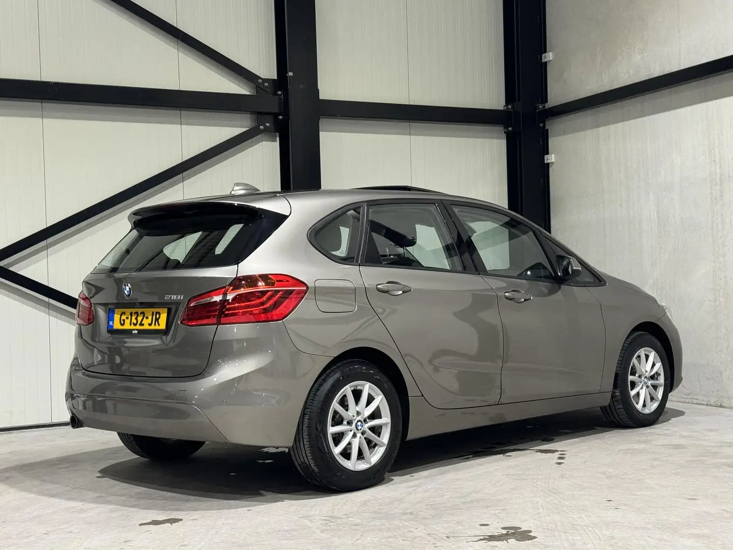 BMW 218 2-serie Active Tourer 218i Business Aut. | panoram Grijs - 2