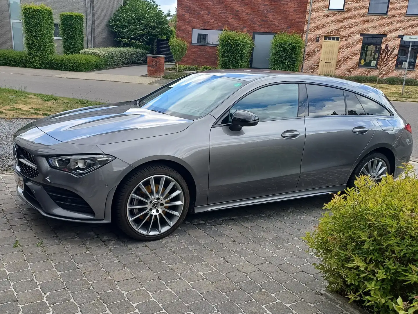 Mercedes-Benz CLA 250 e SB 8G-DCT AMG line - night pack - leder Argent - 2