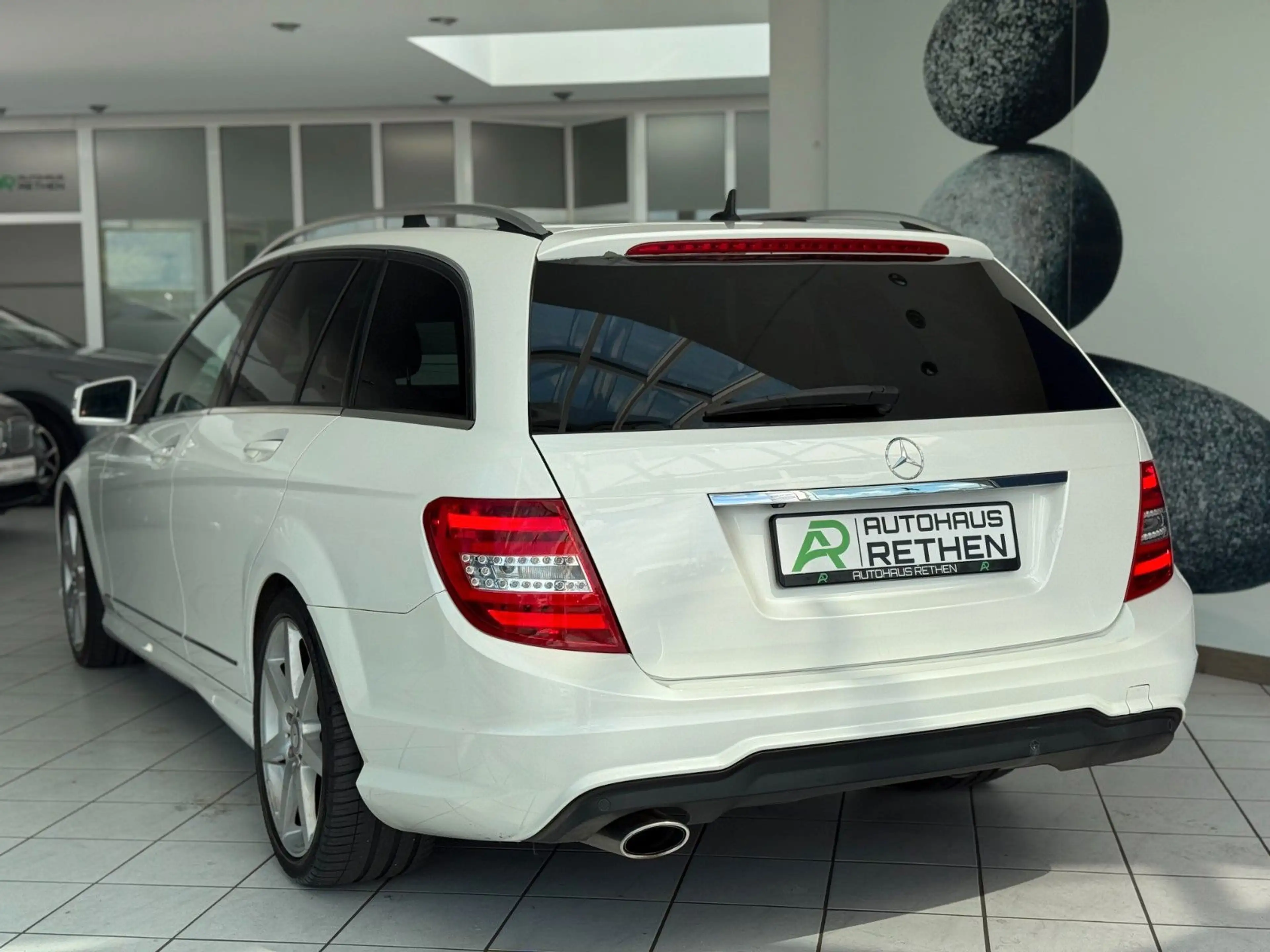 Mercedes-Benz C 250 C T 4Matic*AMG*DISTRONIC+*H&K*AHK* — photo 12