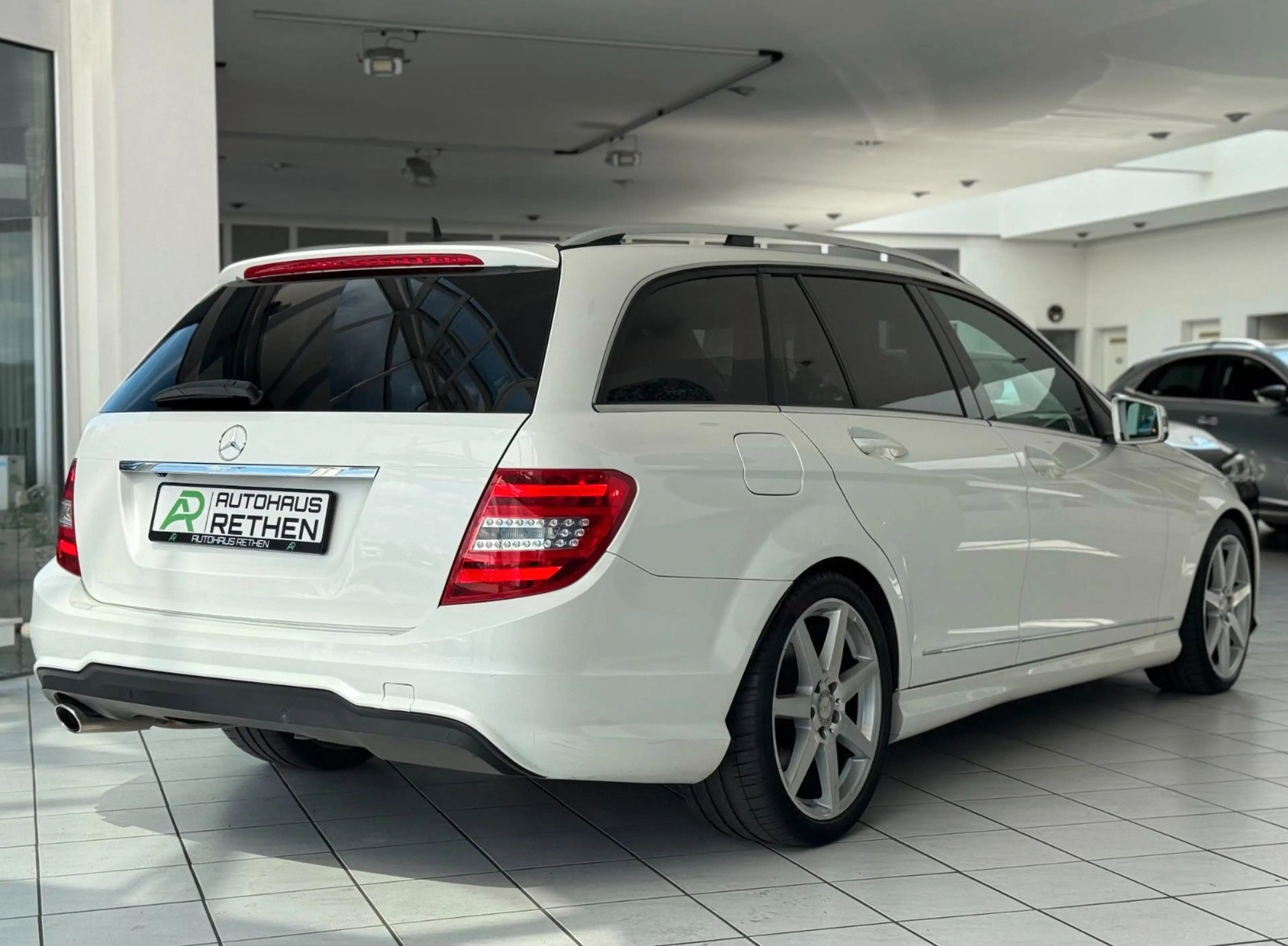 Mercedes-Benz C 250 C T 4Matic*AMG*DISTRONIC+*H&K*AHK* — photo 14