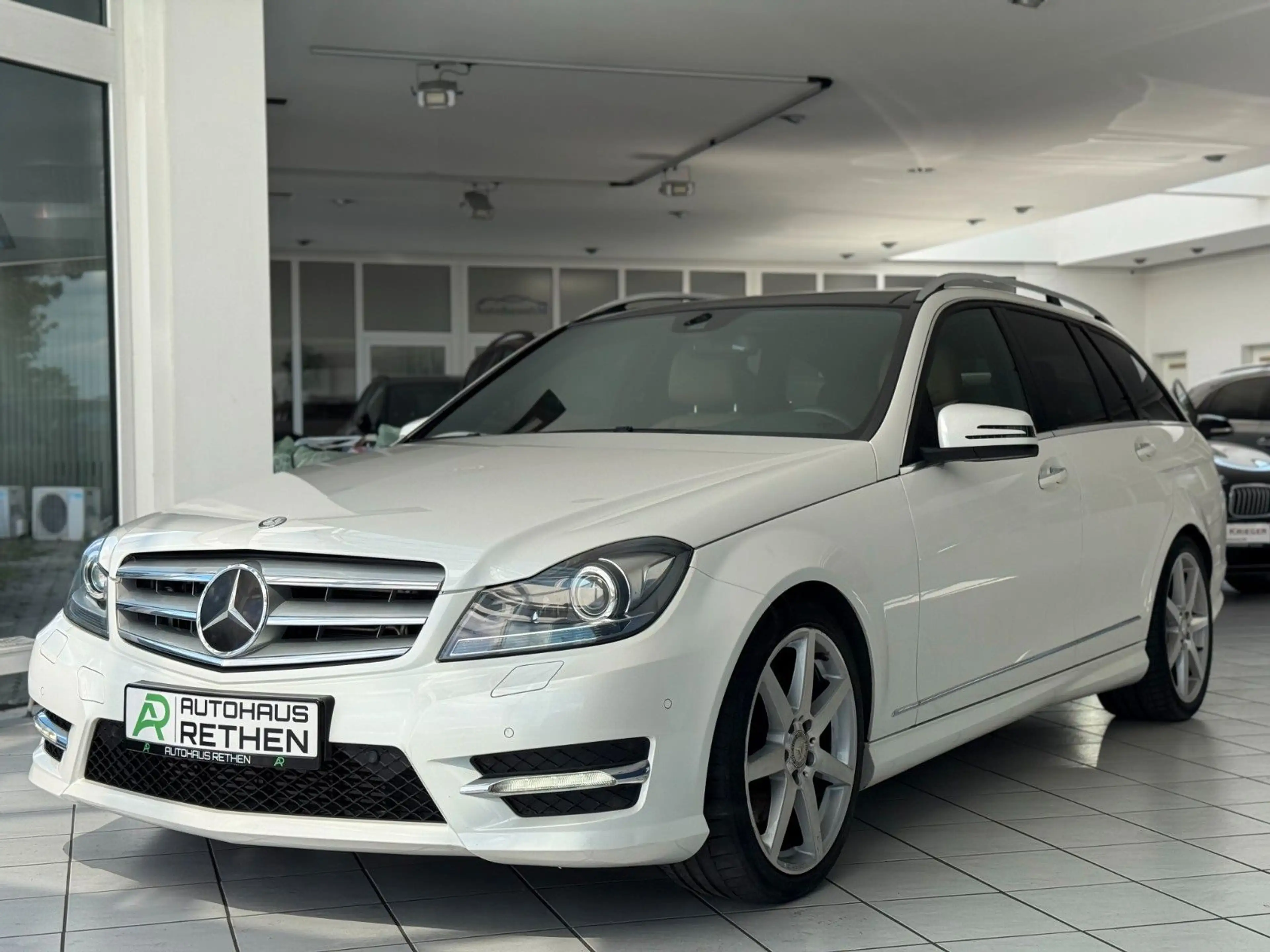 Mercedes-Benz C 250 C T 4Matic*AMG*DISTRONIC+*H&K*AHK* — photo 11