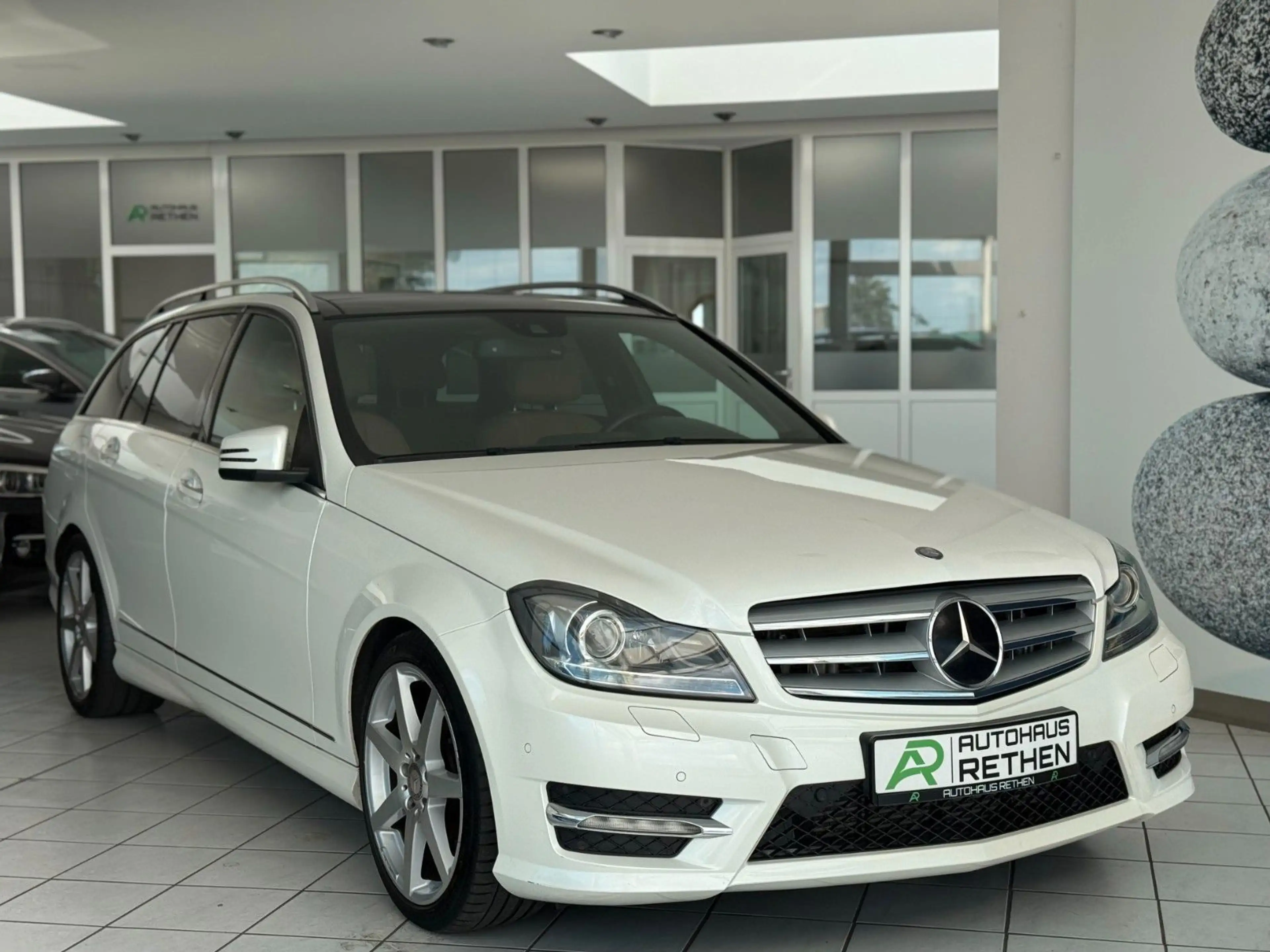 Mercedes-Benz C 250 C T 4Matic*AMG*DISTRONIC+*H&K*AHK* — photo 13