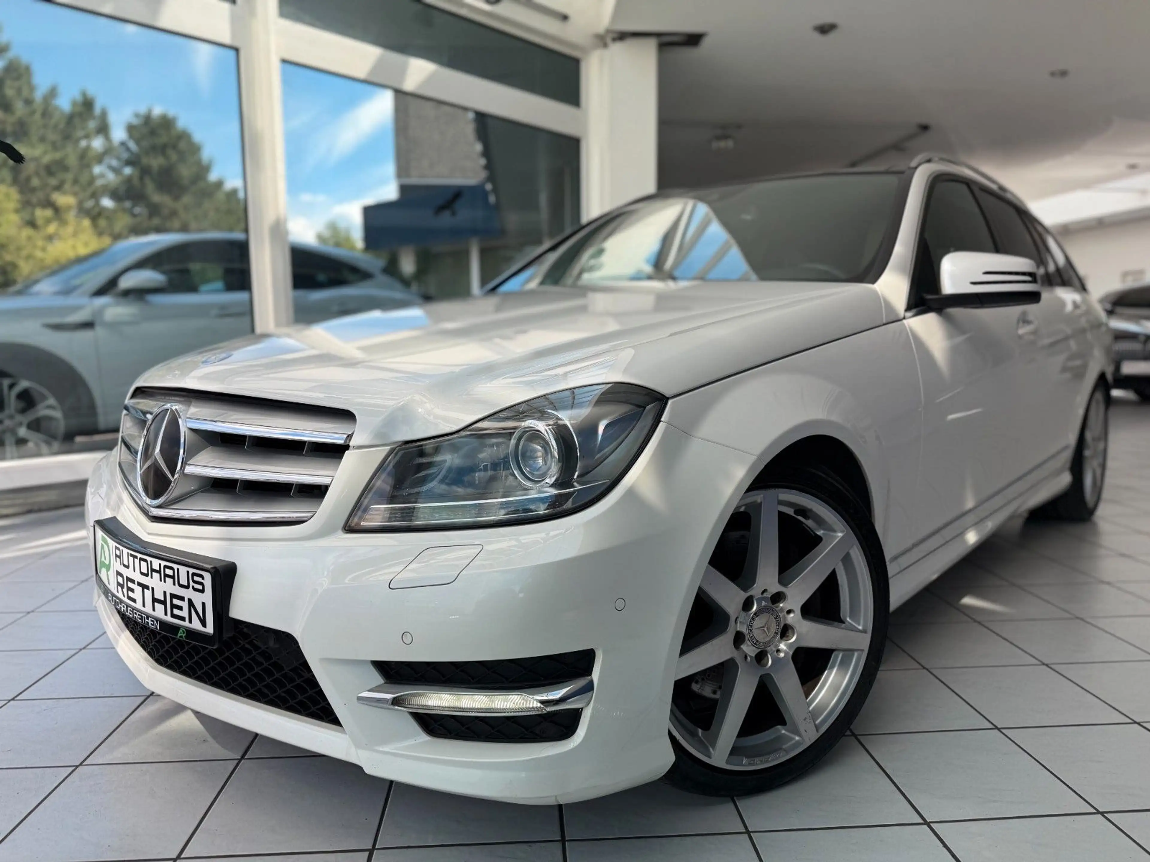 Mercedes-Benz C 250 C T 4Matic*AMG*DISTRONIC+*H&K*AHK*