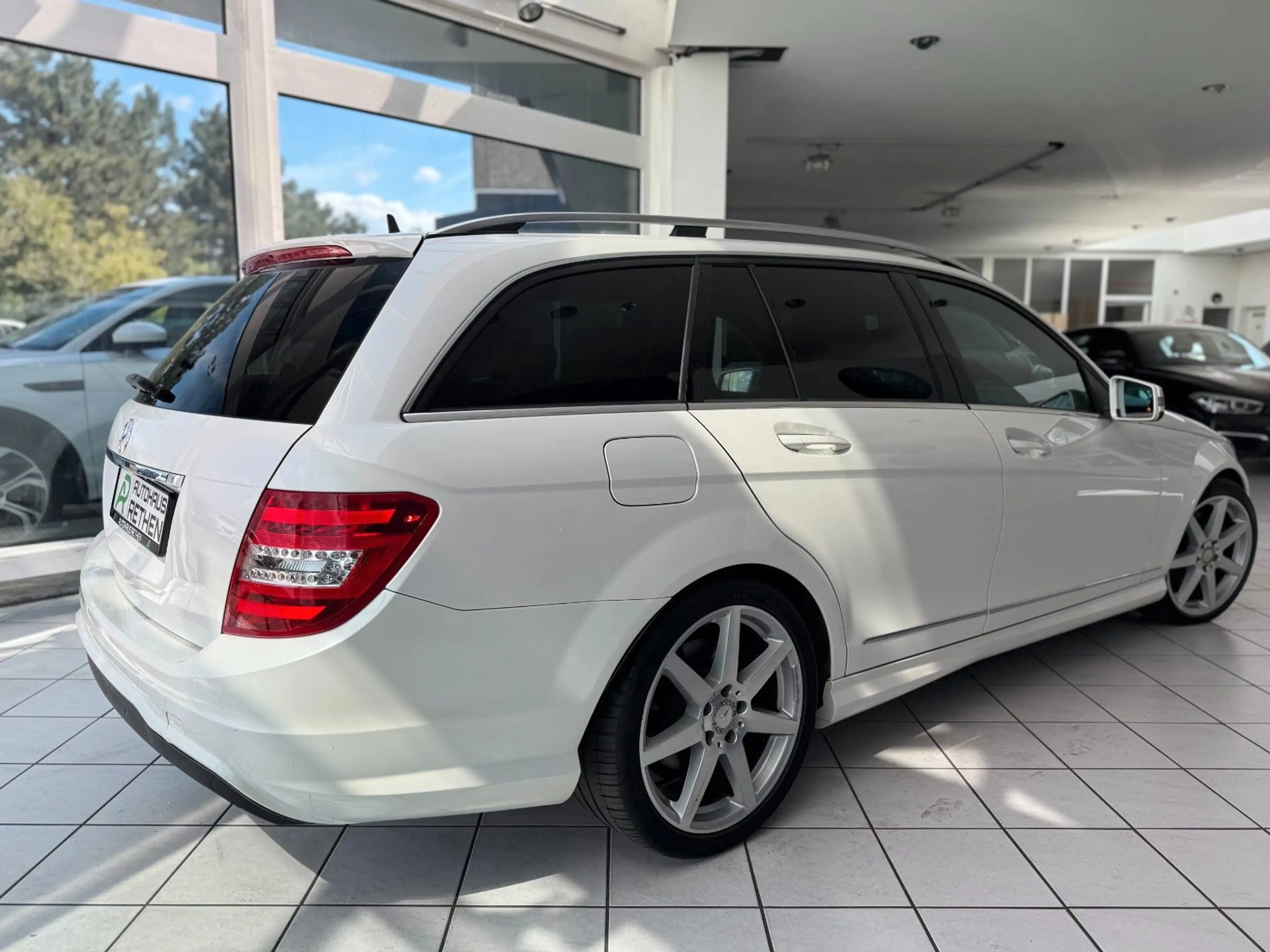 Mercedes-Benz C 250 C T 4Matic*AMG*DISTRONIC+*H&K*AHK* — photo 10