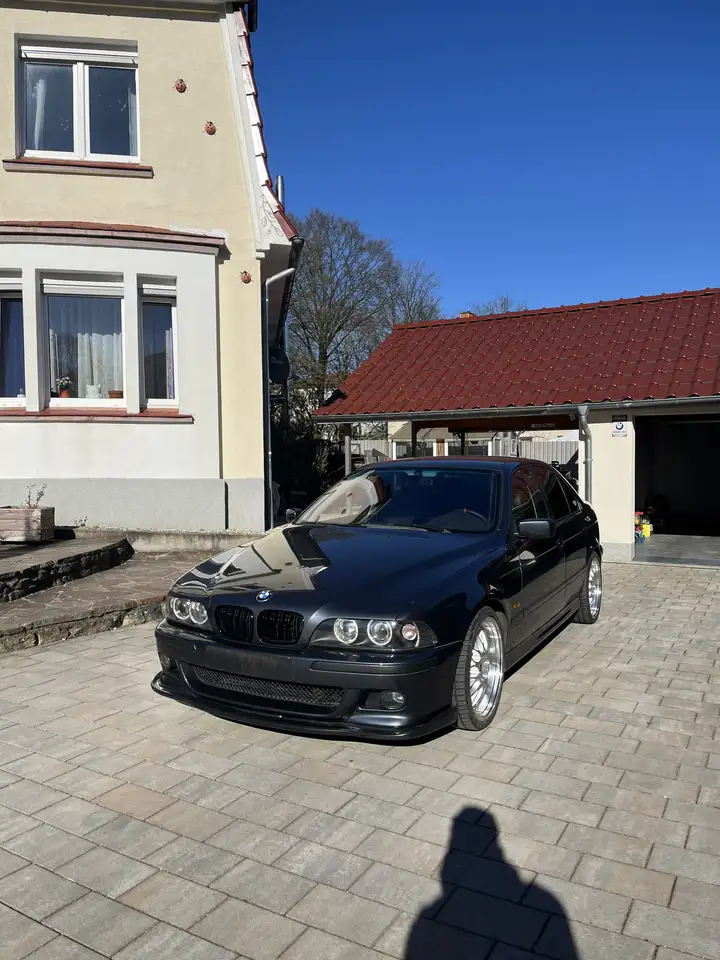 BMW 523