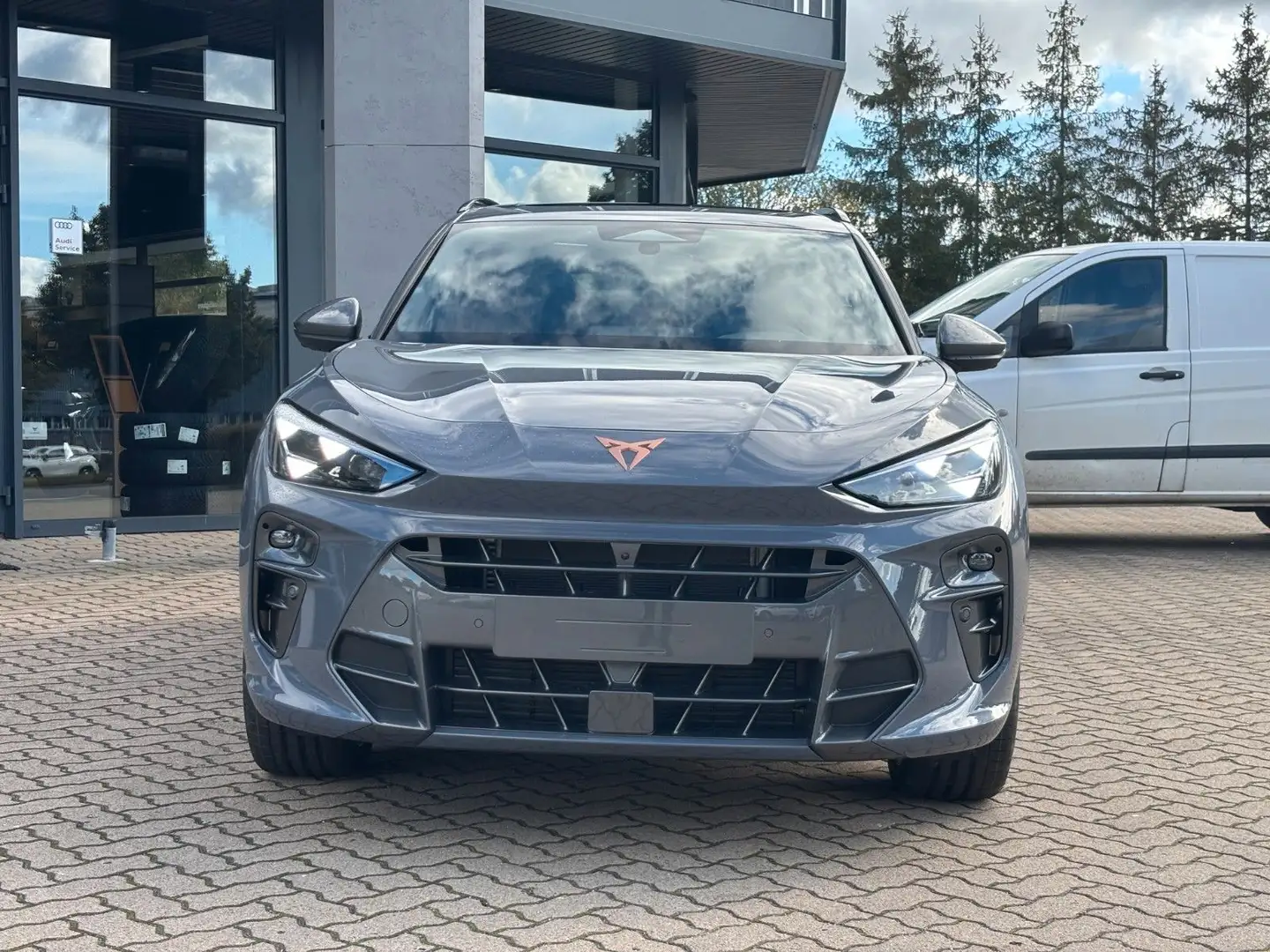 CUPRA Terramar 2.0TSI 195kW VZ DSG 4Drive AKEBONO PANO Grau - 2