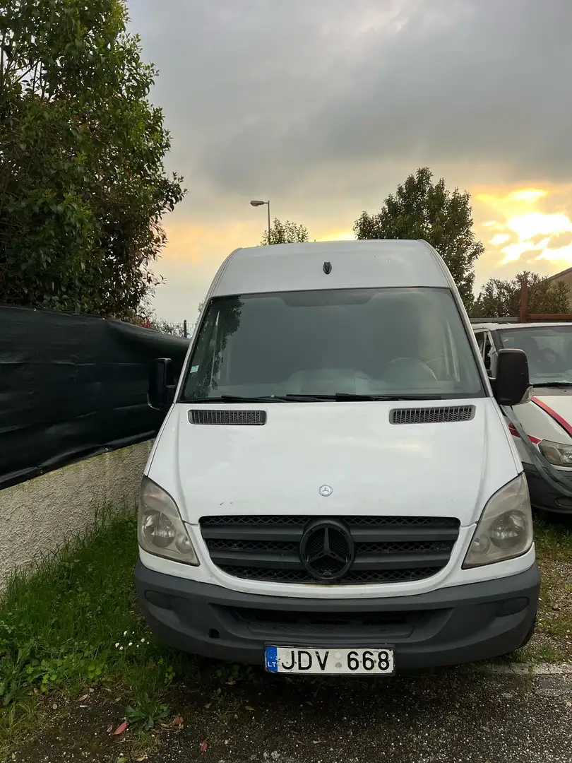 Mercedes-Benz Sprinter - 1