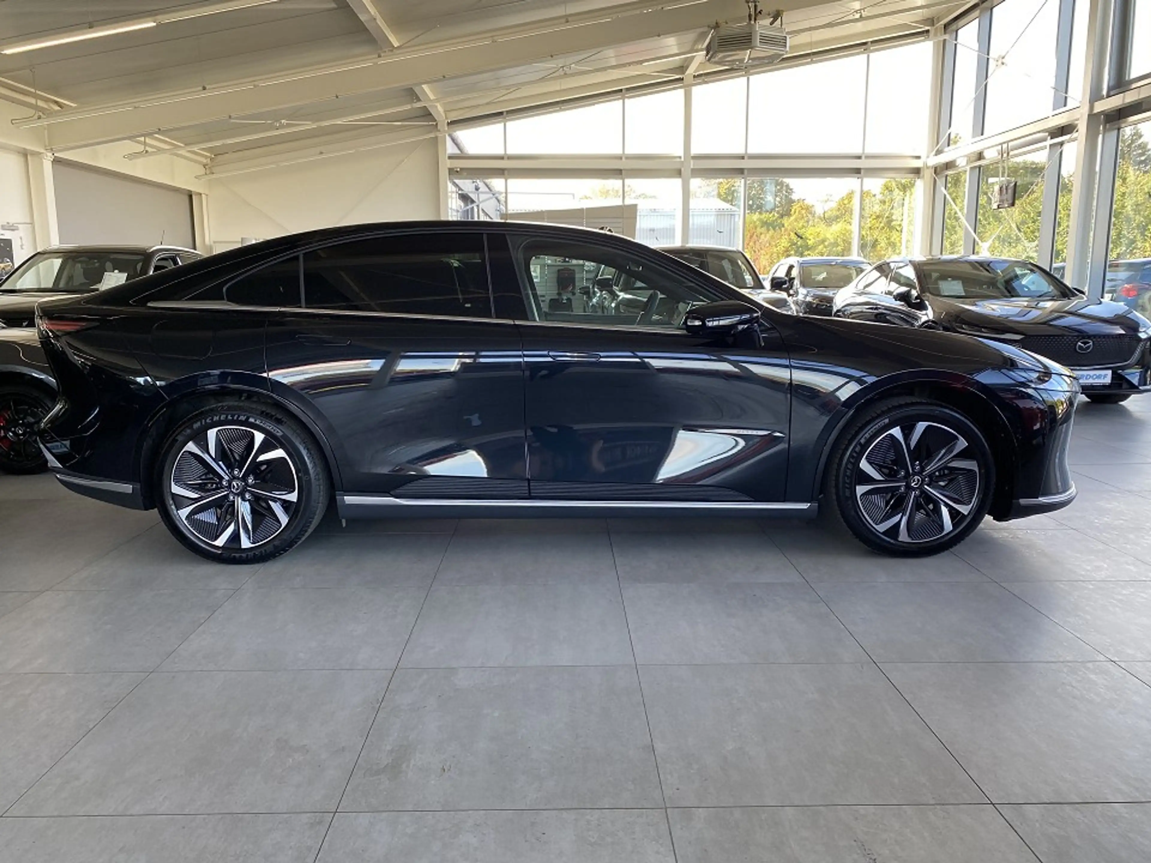 Mazda 6e EV Takumi Long Range bis zu 6.000 Umweltprämie — photo 8