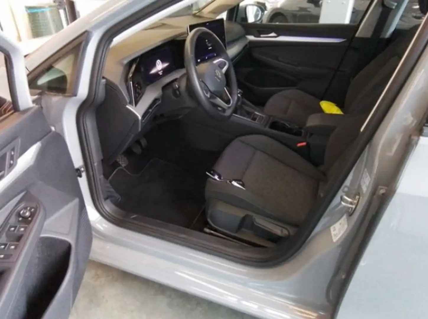 Volkswagen Golf VIII Variant 1,5 TSI Life R-Kamera ACC AppConnect Grau - 2