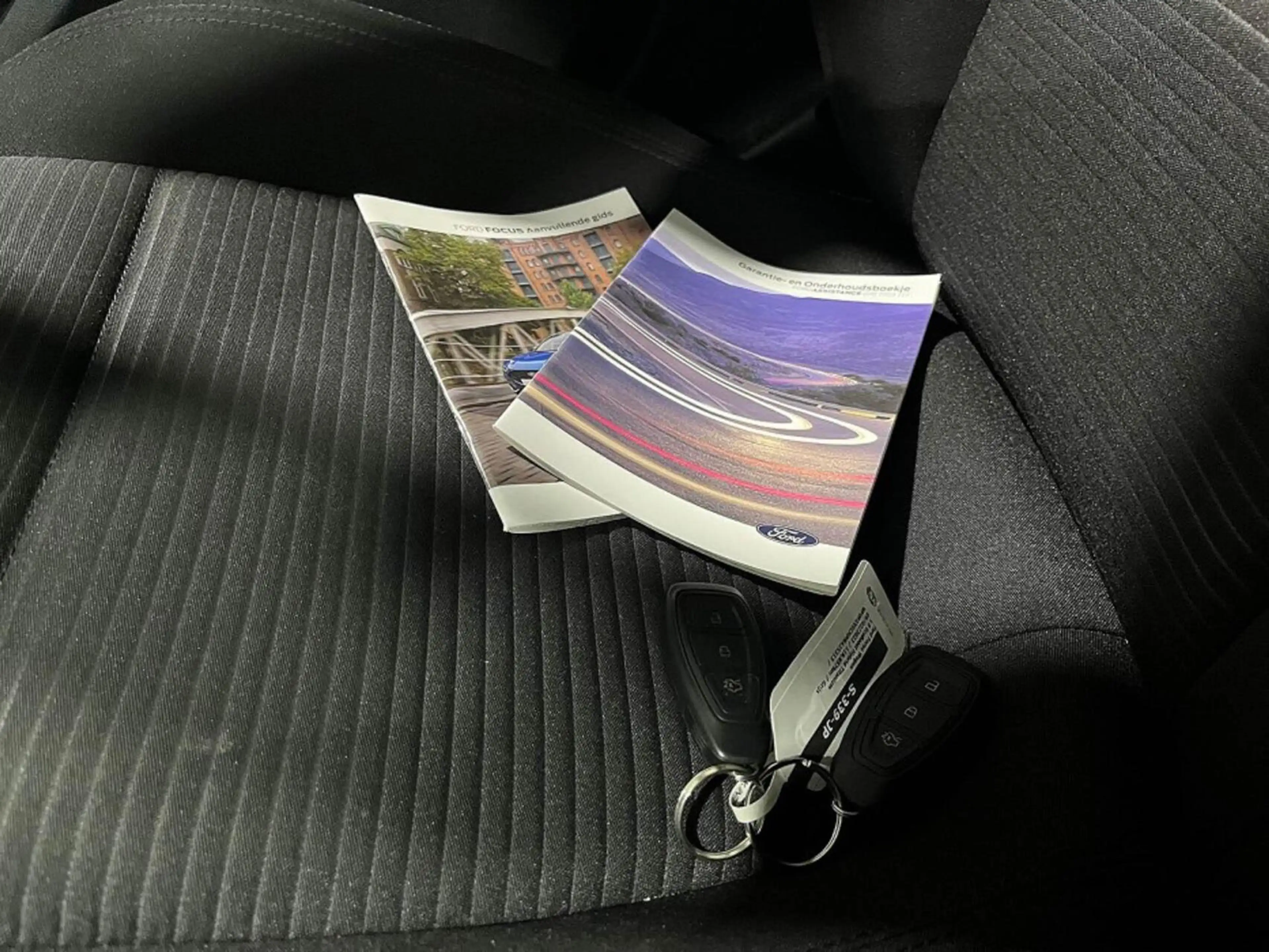 Ford Focus Wagon 1.0 EcoBoost Hybrid 125pk Titanium | Navigat — photo 25