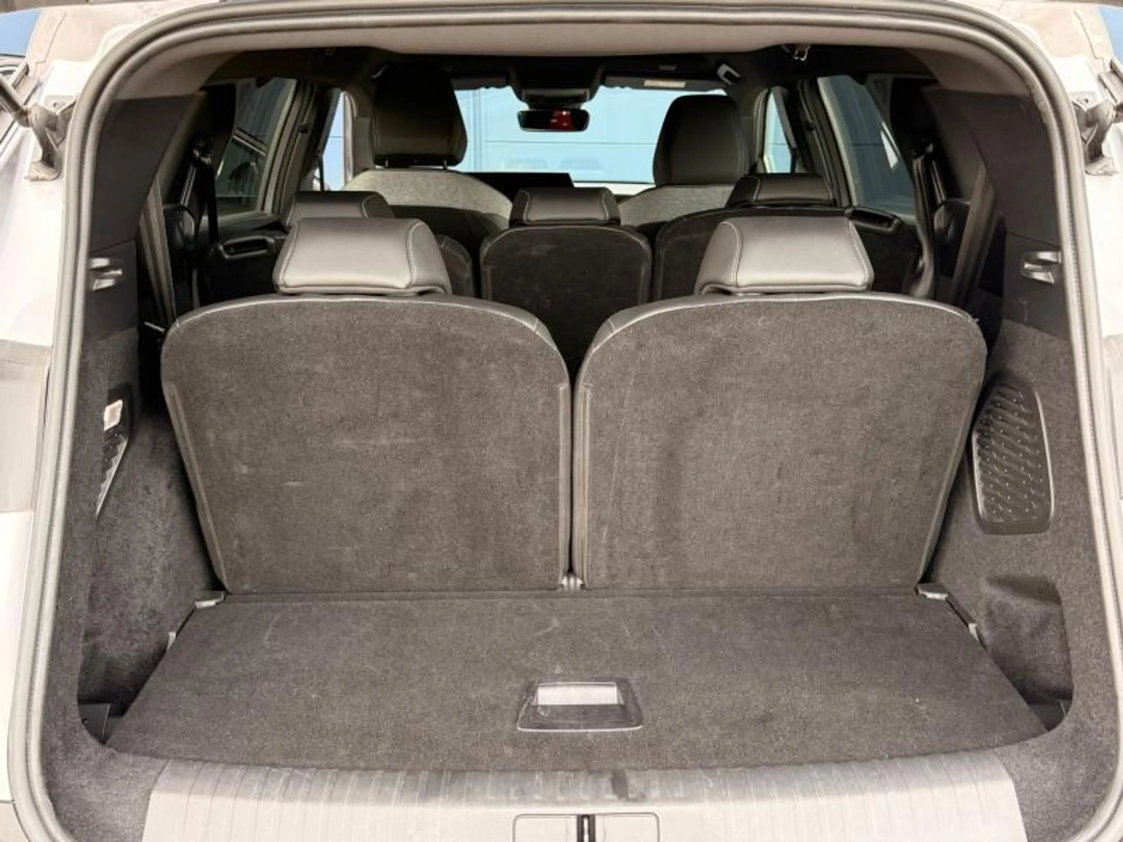 Peugeot 5008 Allure / E-DSC6 / Hybrid — photo 9