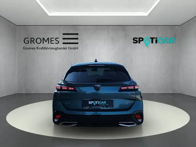 Peugeot 308 SW view 4