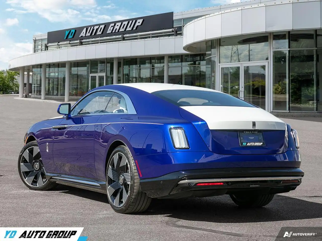 Rolls-Royce Spectre снимка Rolls-Royce Spectre