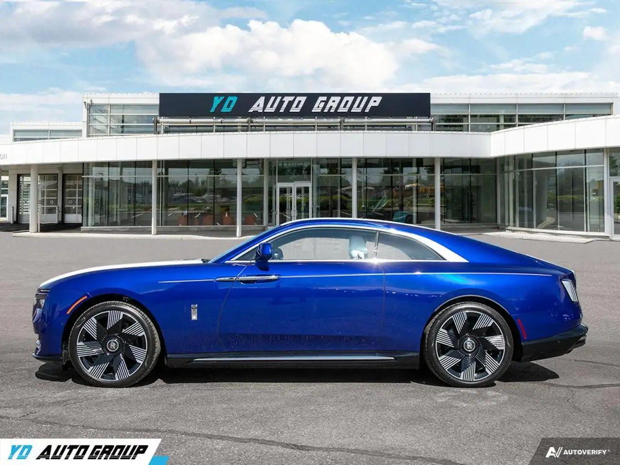 Rolls-Royce Spectre снимка Rolls-Royce Spectre