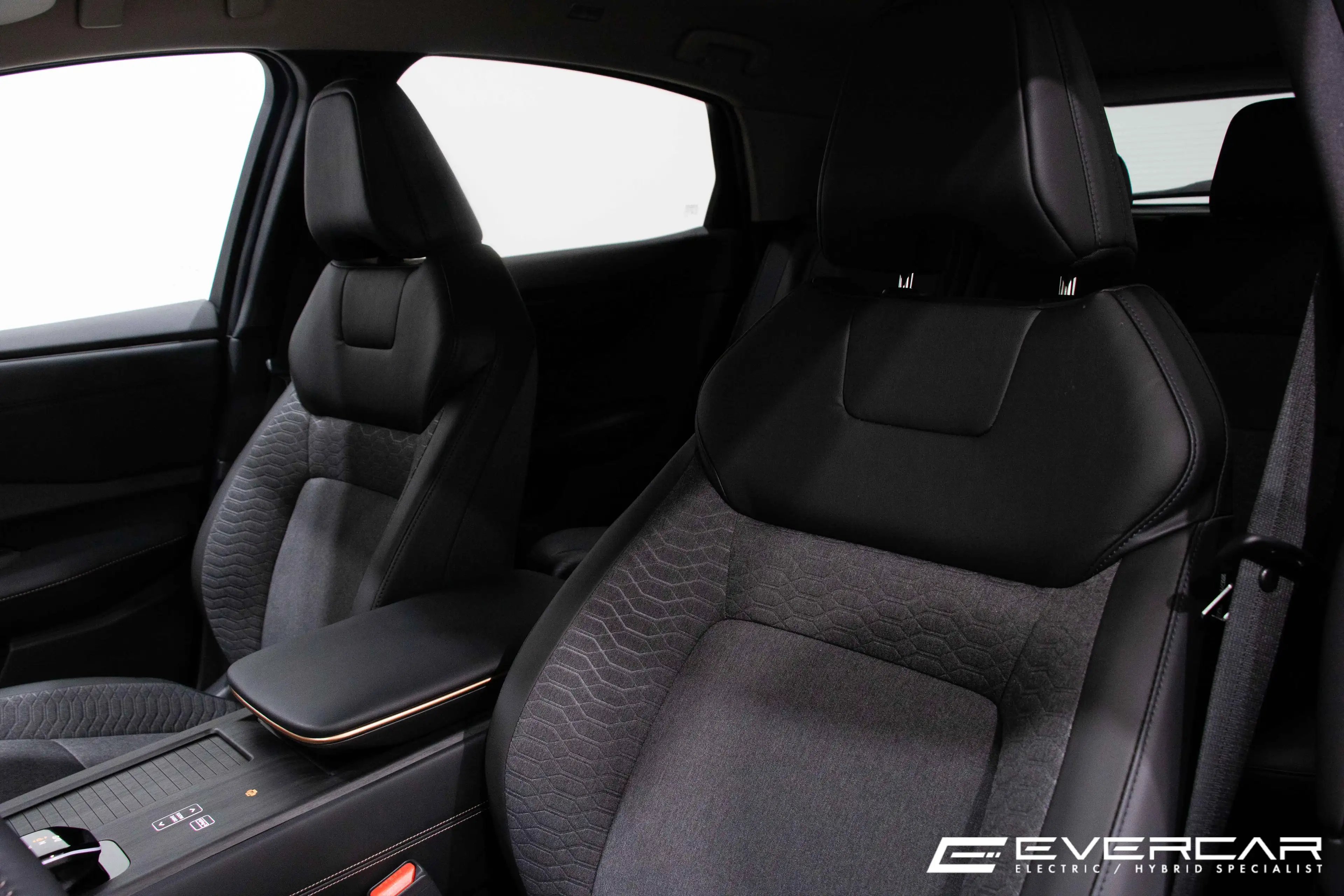 Nissan Ariya ADVANCE 63 KWH ***ELECTRIC SEATS*360°*HEAT PUMP*** — photo 10