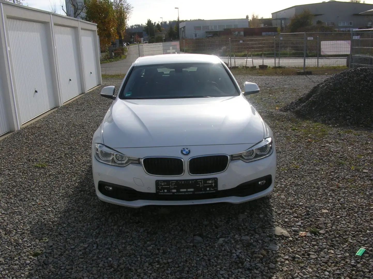 BMW 320 320 i Advantage - Navi - Klima - PDC - 1.Hand Weiß - 2