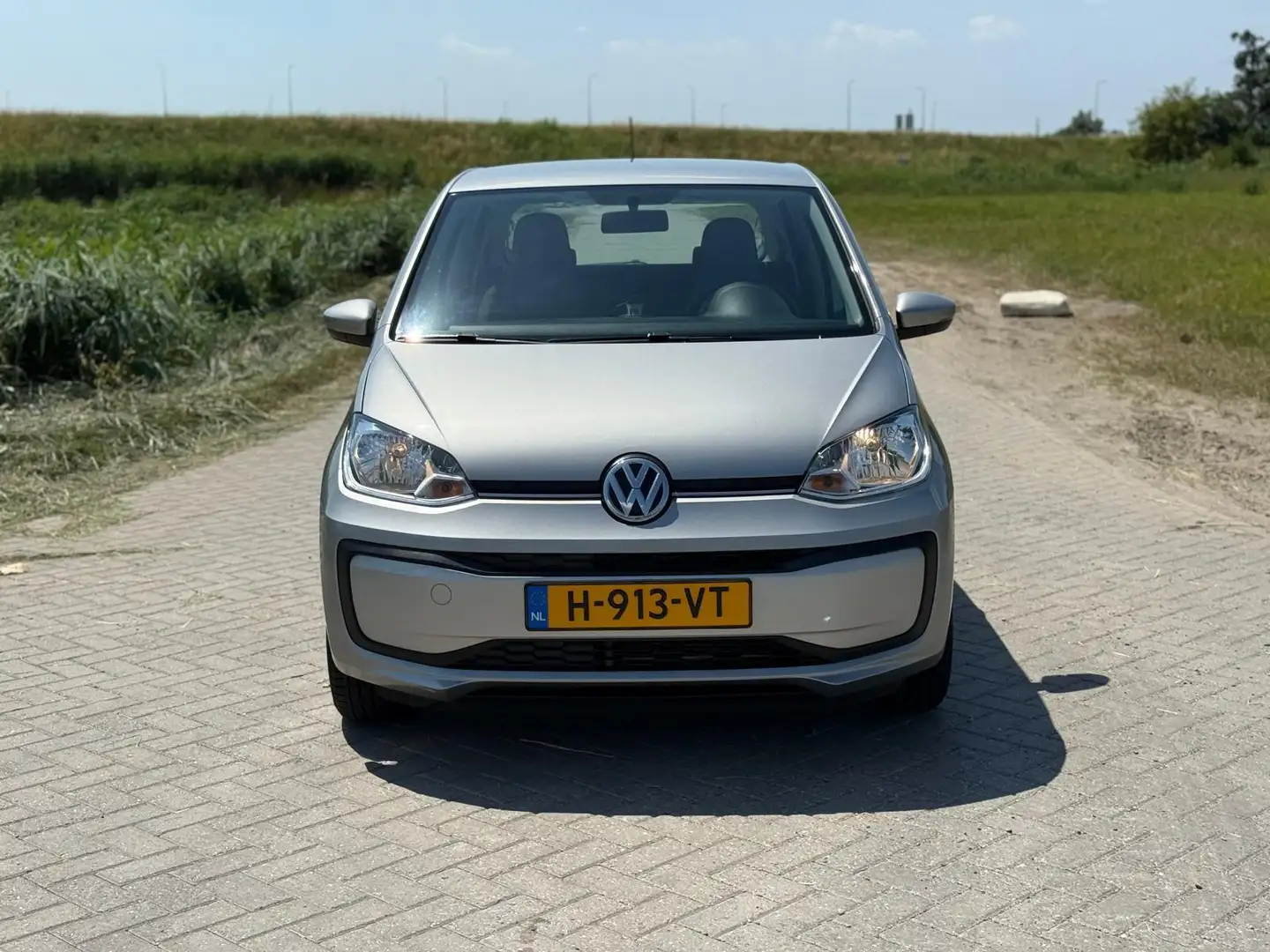 Volkswagen up! 1.0 BMT up! beats Gris - 2