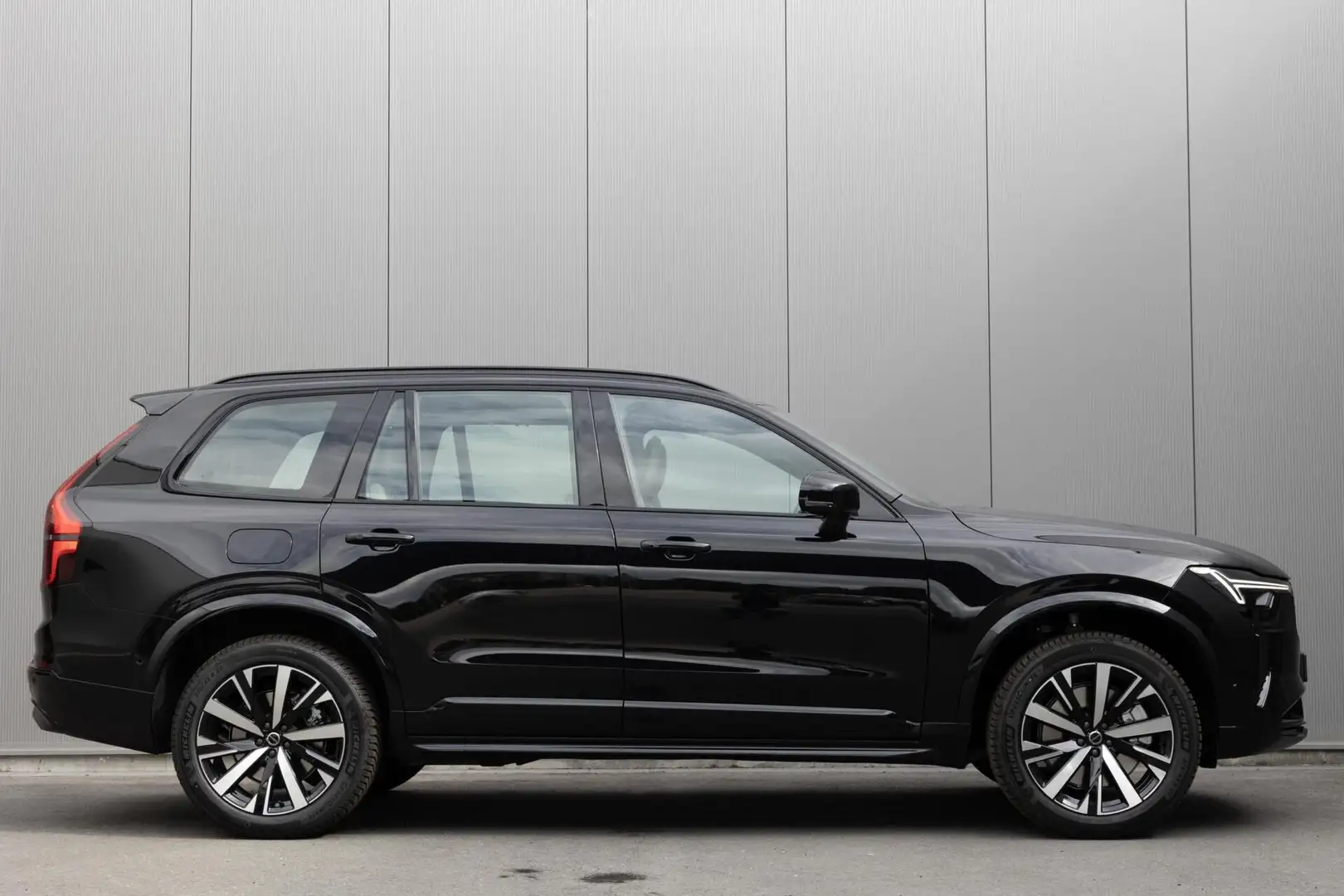Volvo XC90 T8 Plug-in hybrid AWD Ultra Dark 2025 Noir - 1