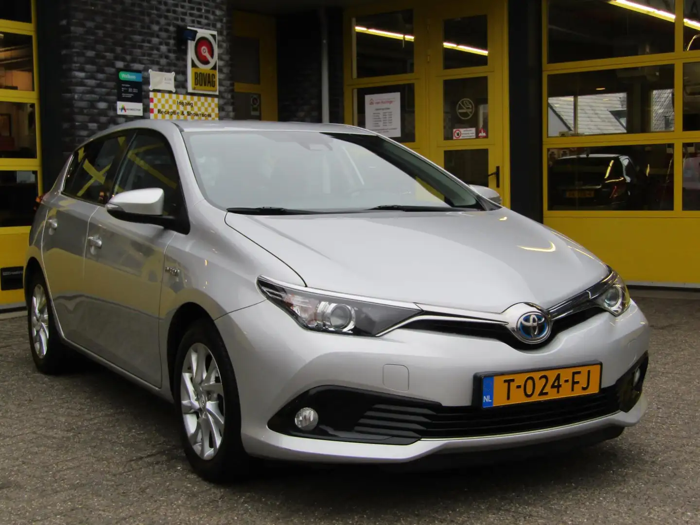 Toyota Auris 1.8 Hybrid Business Plus Gris - 2