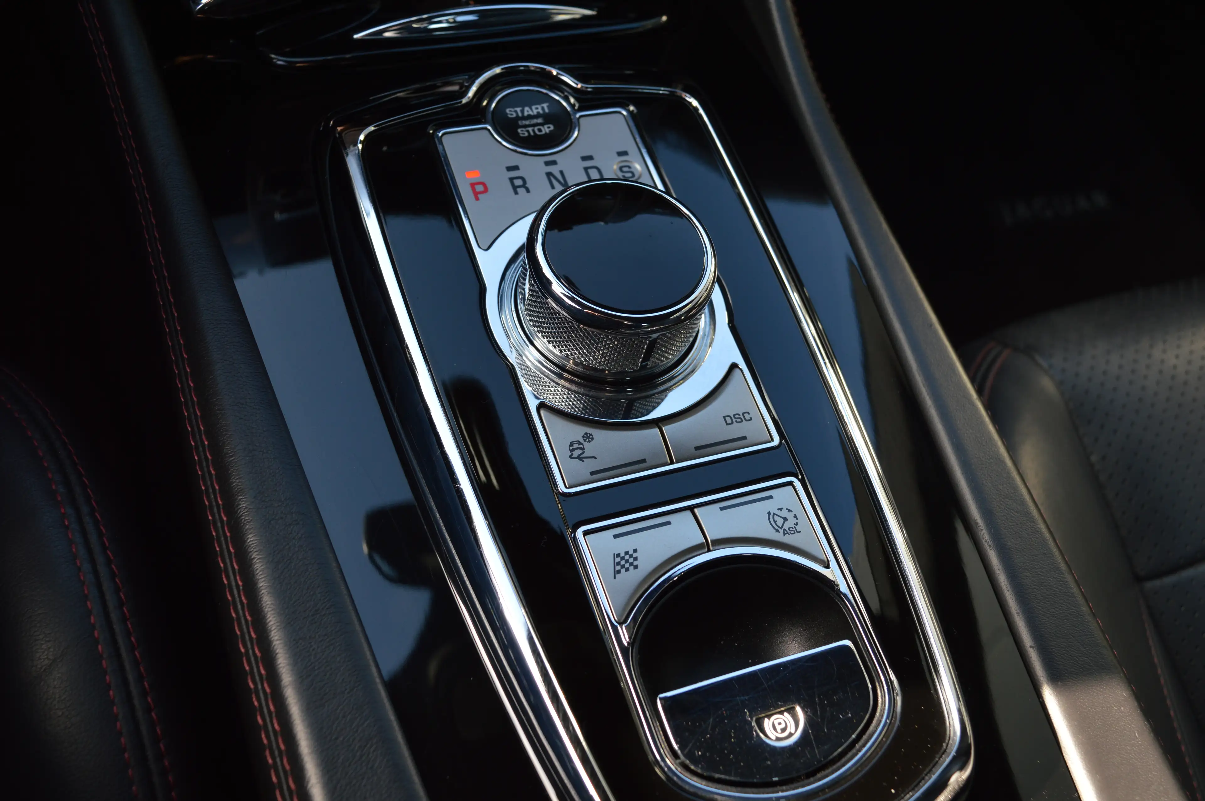 Jaguar XKR Coupé 5.0i V8 S/C edition 175 - Top condition ! — photo 14