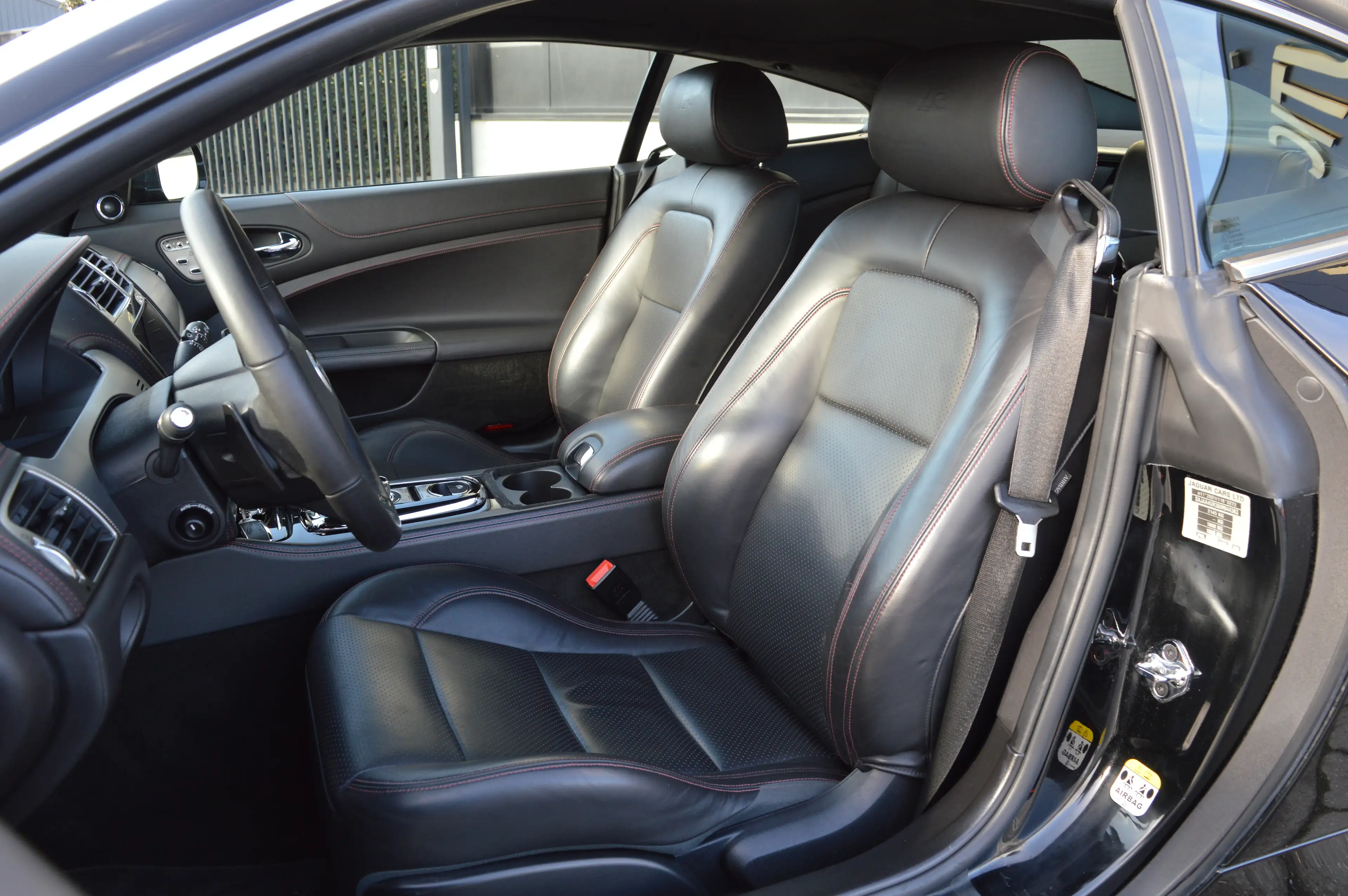 Jaguar XKR Coupé 5.0i V8 S/C edition 175 - Top condition ! — photo 8