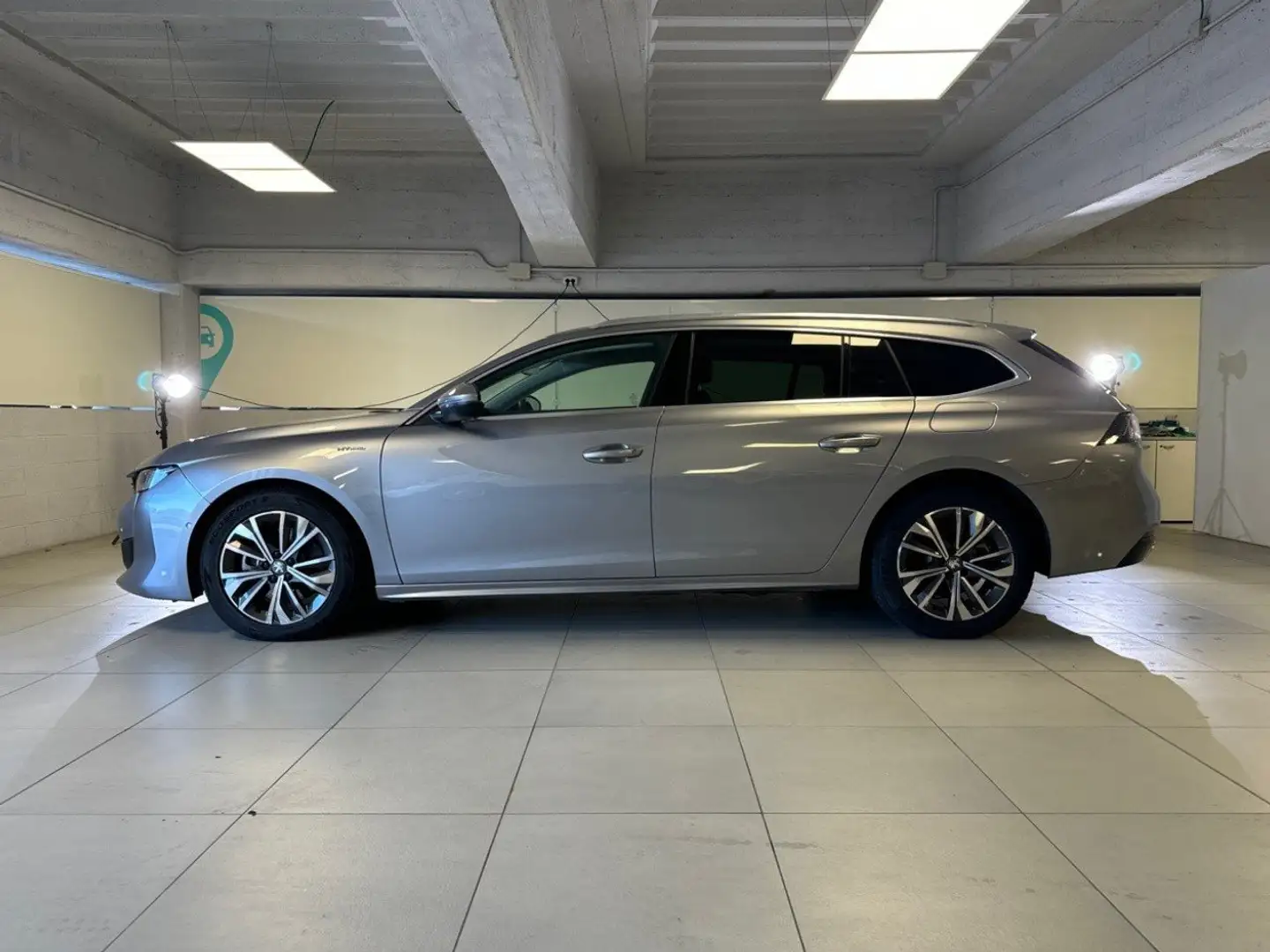 Peugeot 508 SW Hybrid 225 Allure Pack SW e-EAT8 Gris - 2