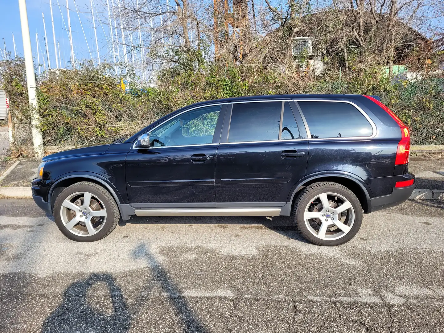 Volvo XC90 XC90 2.4 d5 R Design185cv Noir - 1