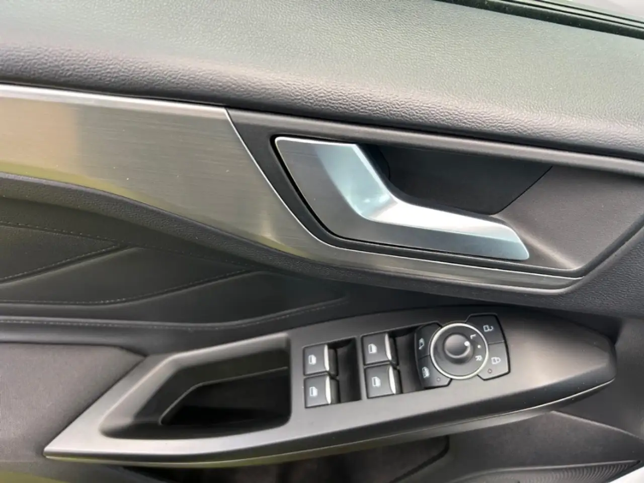 Ford Focus Turnier Titanium+Automatik+PDC+Winter-P., миниатюра 13