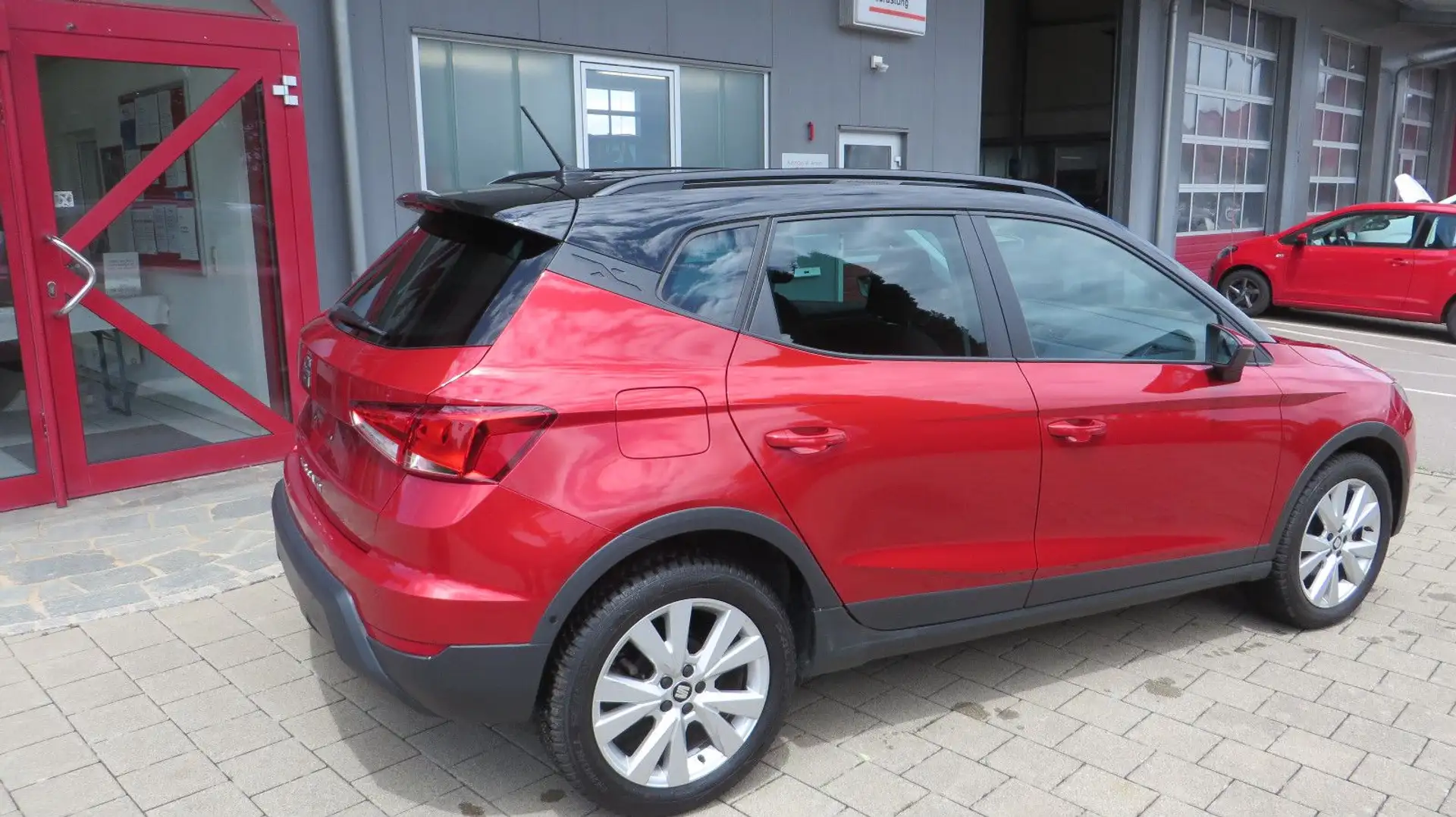 SEAT Arona Style NAVI, Kamera Roşu - 2