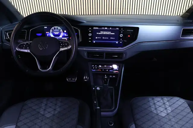 Volkswagen Polo view 2
