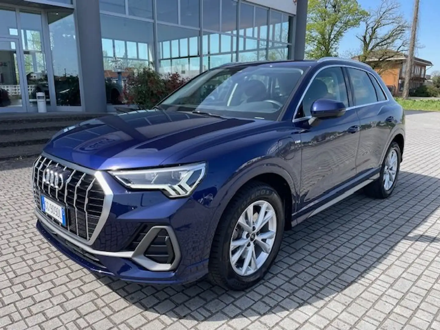 Audi Q3 45 TFSI e S tronic S Line NAVI/CARPLAY/ACC/LED Blau - 2