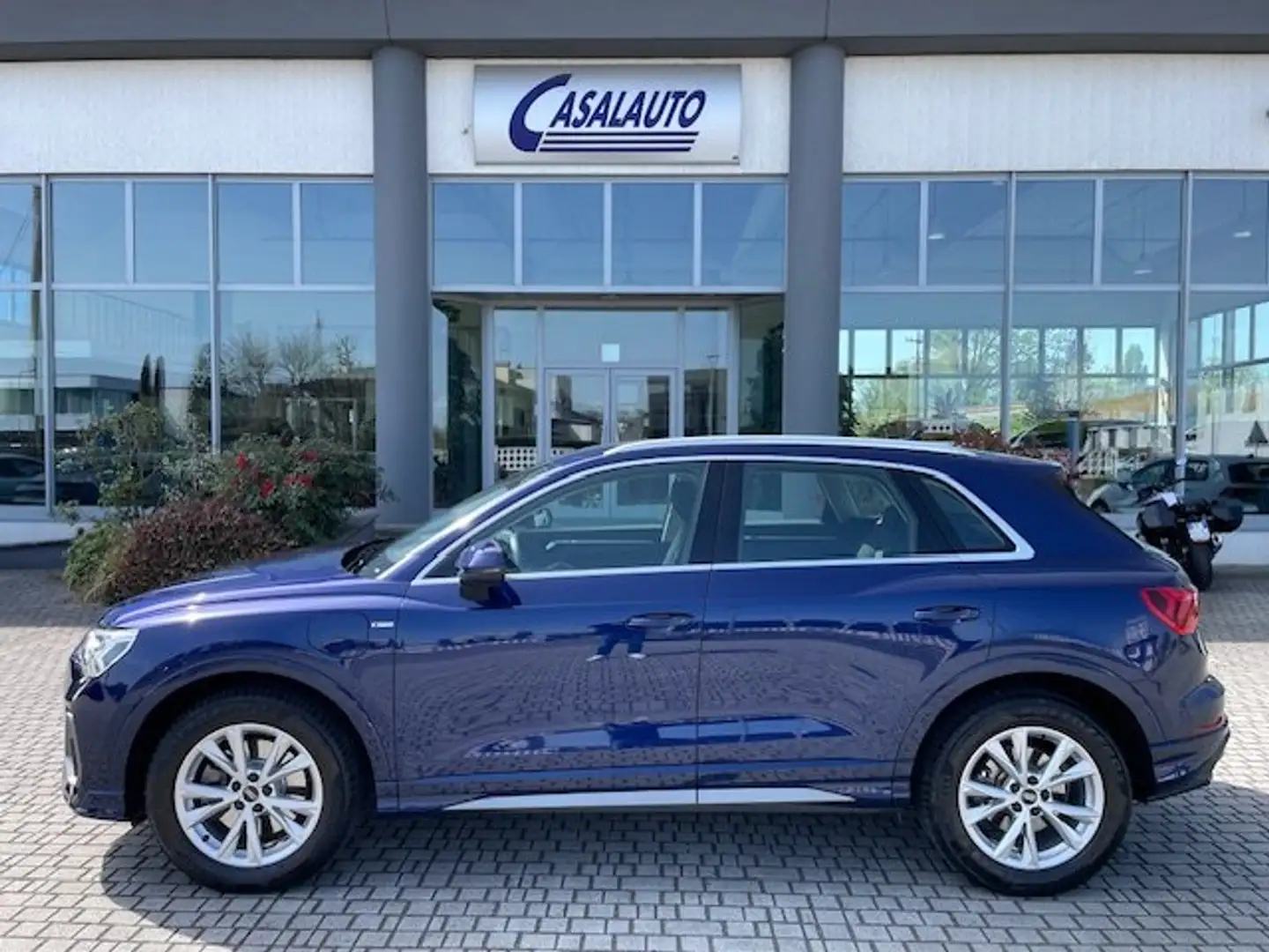 Audi Q3 45 TFSI e S tronic S Line NAVI/CARPLAY/ACC/LED Blau - 1