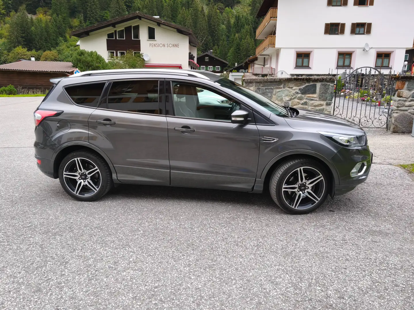 Ford Kuga Kuga 2,0 TDCi Titanium Powershift Aut. AWD Titanium Grau - 2