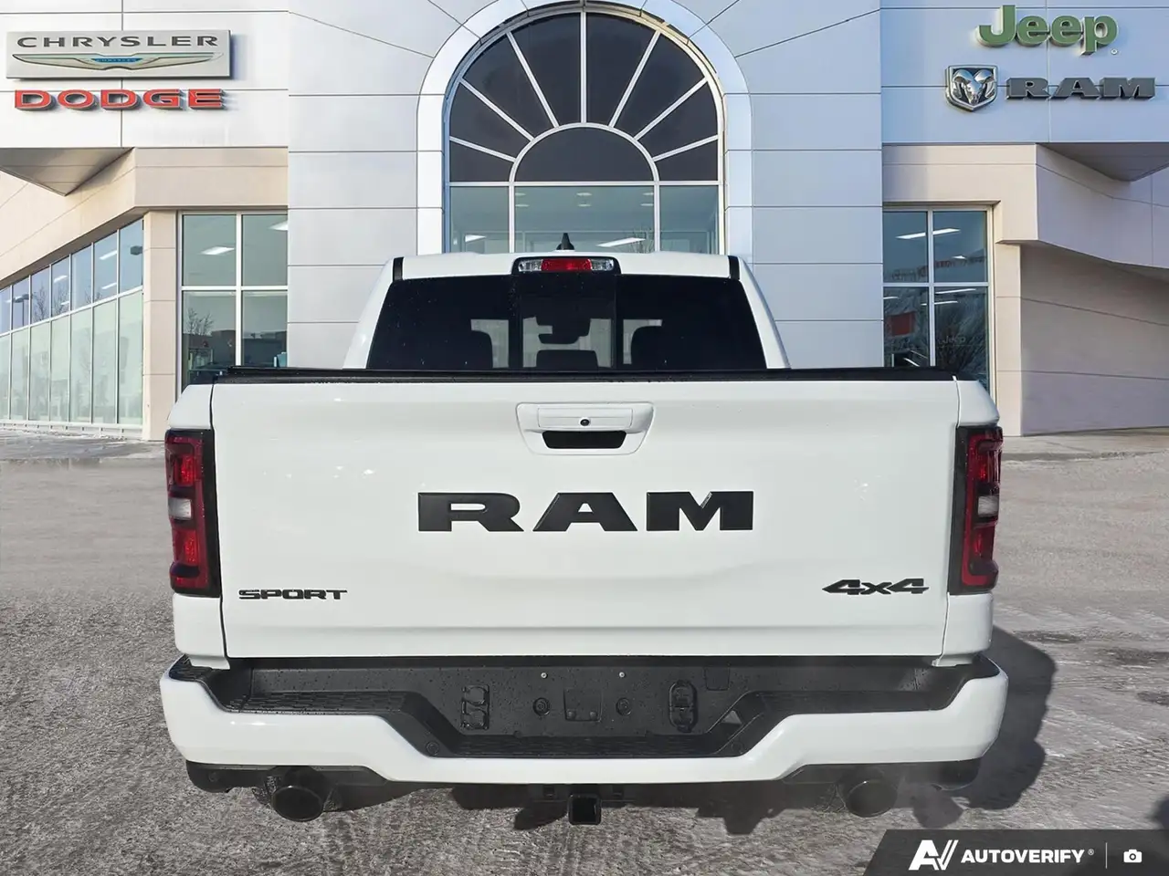 RAM 1500 снимка RAM 1500