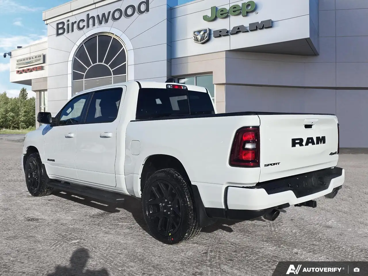 RAM 1500 снимка RAM 1500