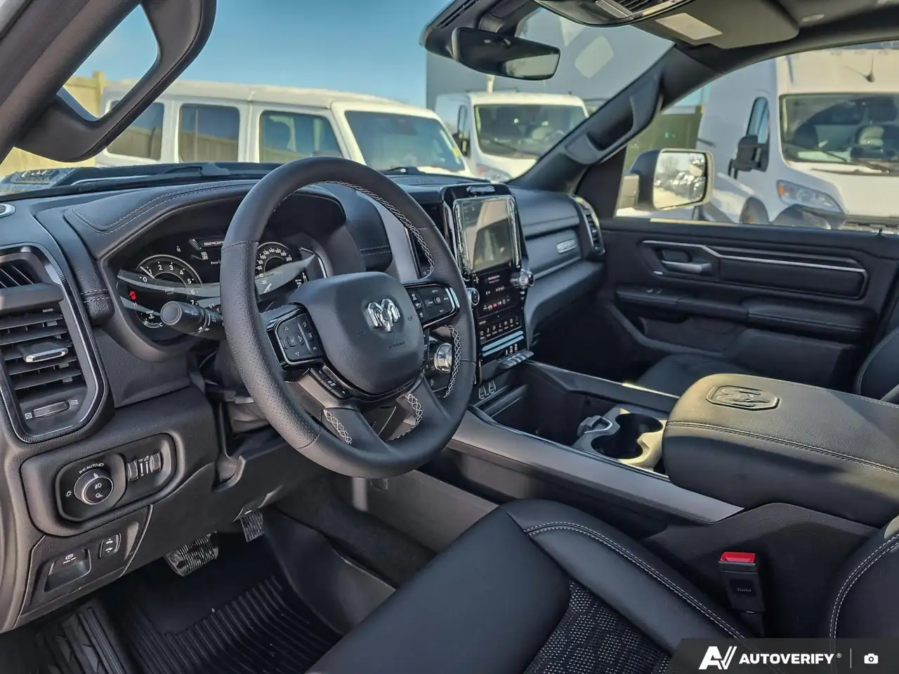 RAM 1500 снимка RAM 1500