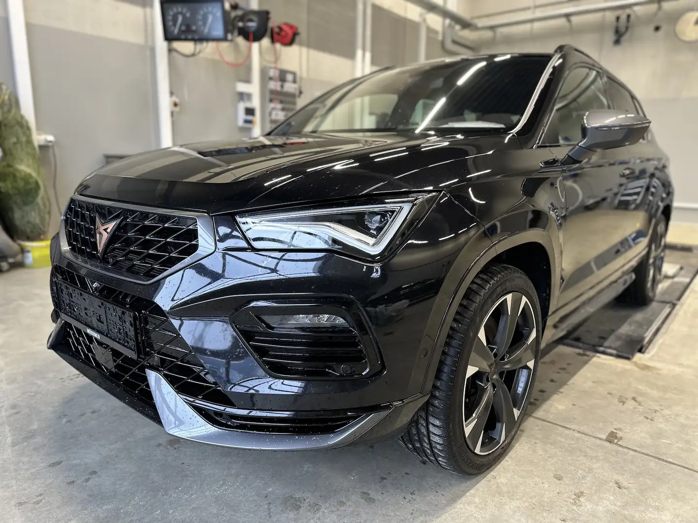CUPRA Ateca VZ 4Drive Assist XL WSS heiz AHK Pano Schwarz - 1