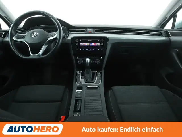 Volkswagen Passat view 12