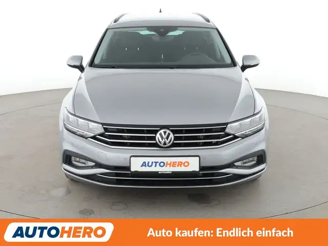Volkswagen Passat view 9