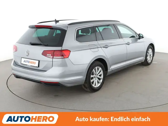 Volkswagen Passat view 6