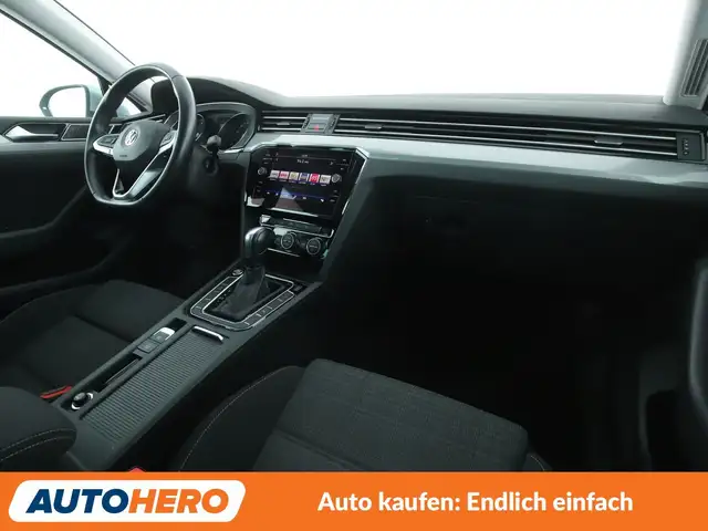 Volkswagen Passat view 13