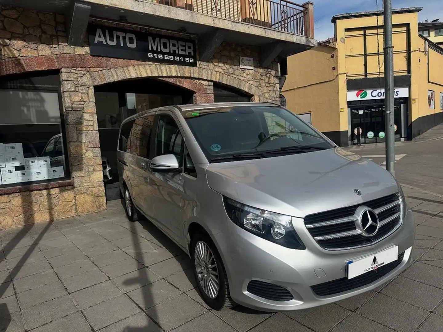 Mercedes-Benz V 220 AVANTGARDE 8 PLAZAS Gris - 1