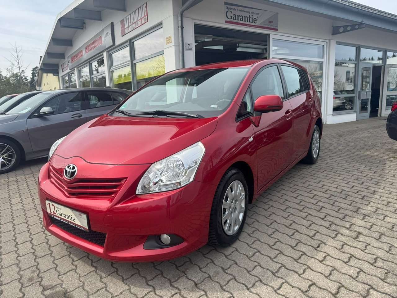 Second hand Toyota Verso 