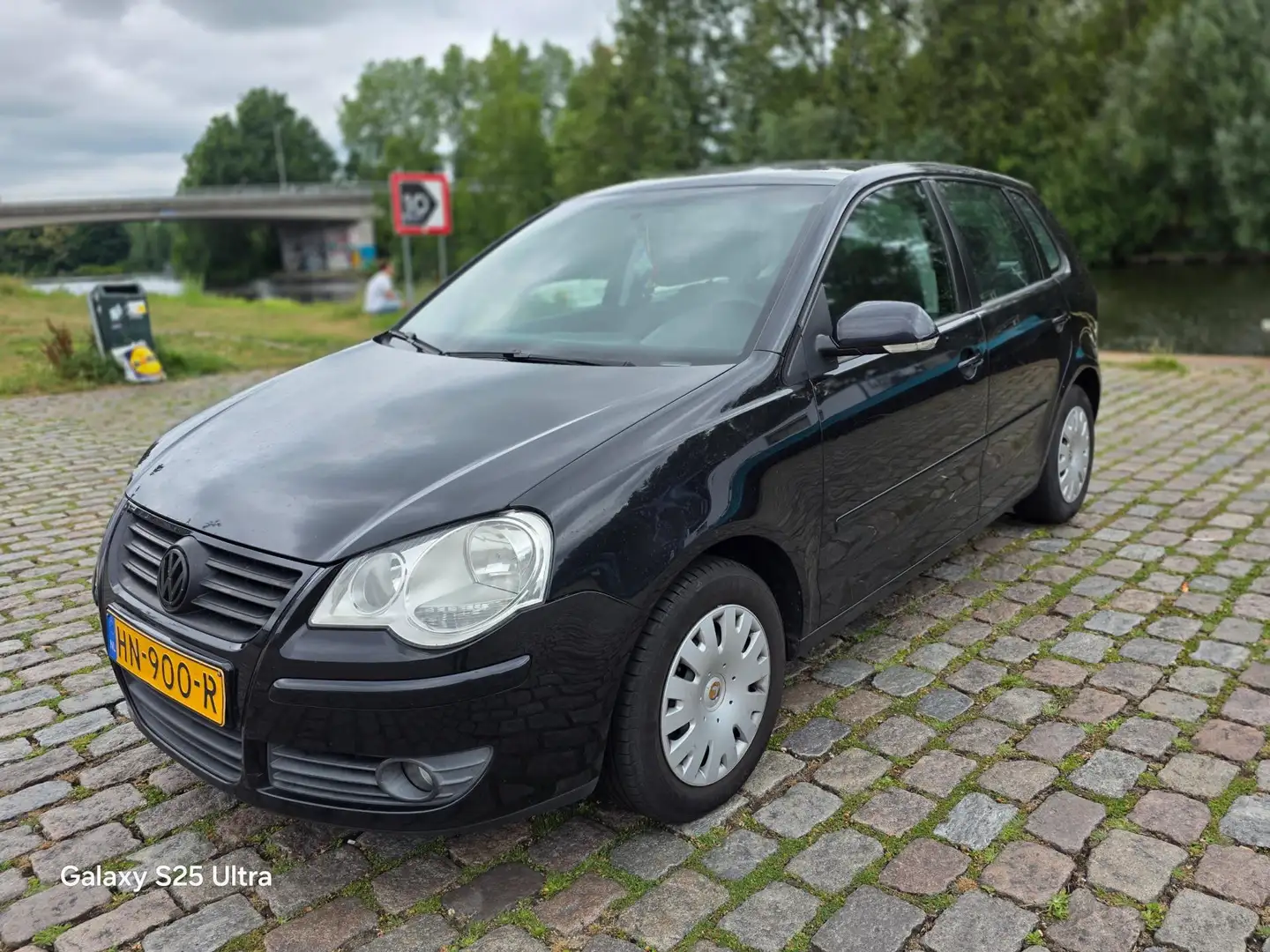 Volkswagen Polo 1.2 Trendline airco elektrische ramen cv op afs Zwart - 2