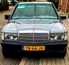 MERCEDES.190E /// BENZINE2.0 /// AUTOMAAT/ 17 VELG
