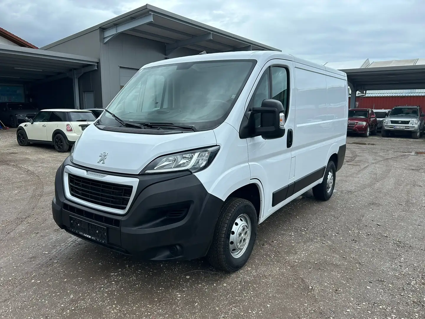 Peugeot Boxer 333 L1H1 Pro BlueHDi 120 Stop Weiß - 2