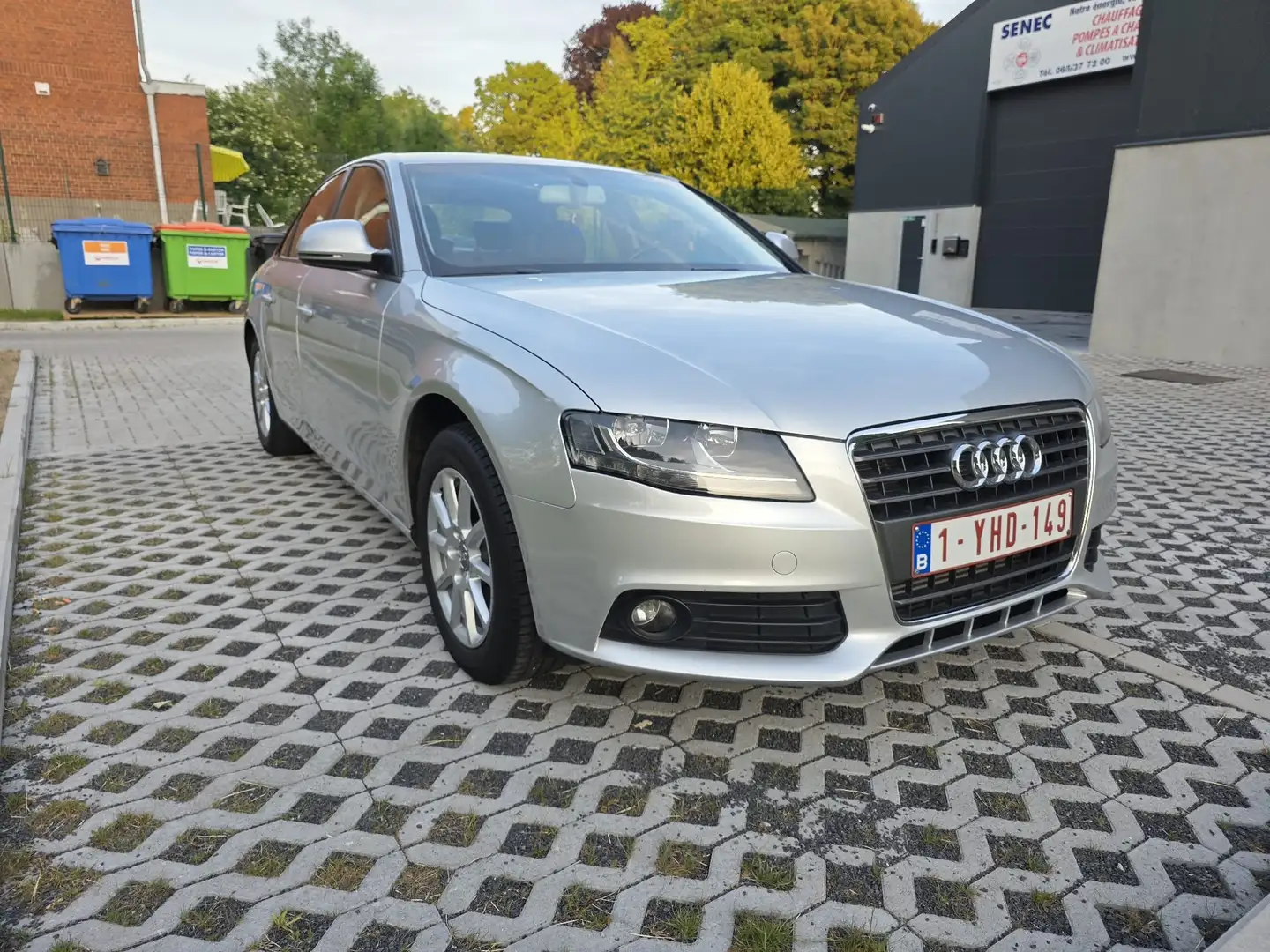 Audi A4 A4 2.0 TDi DPF - Courroie distribution faite Gris - 1