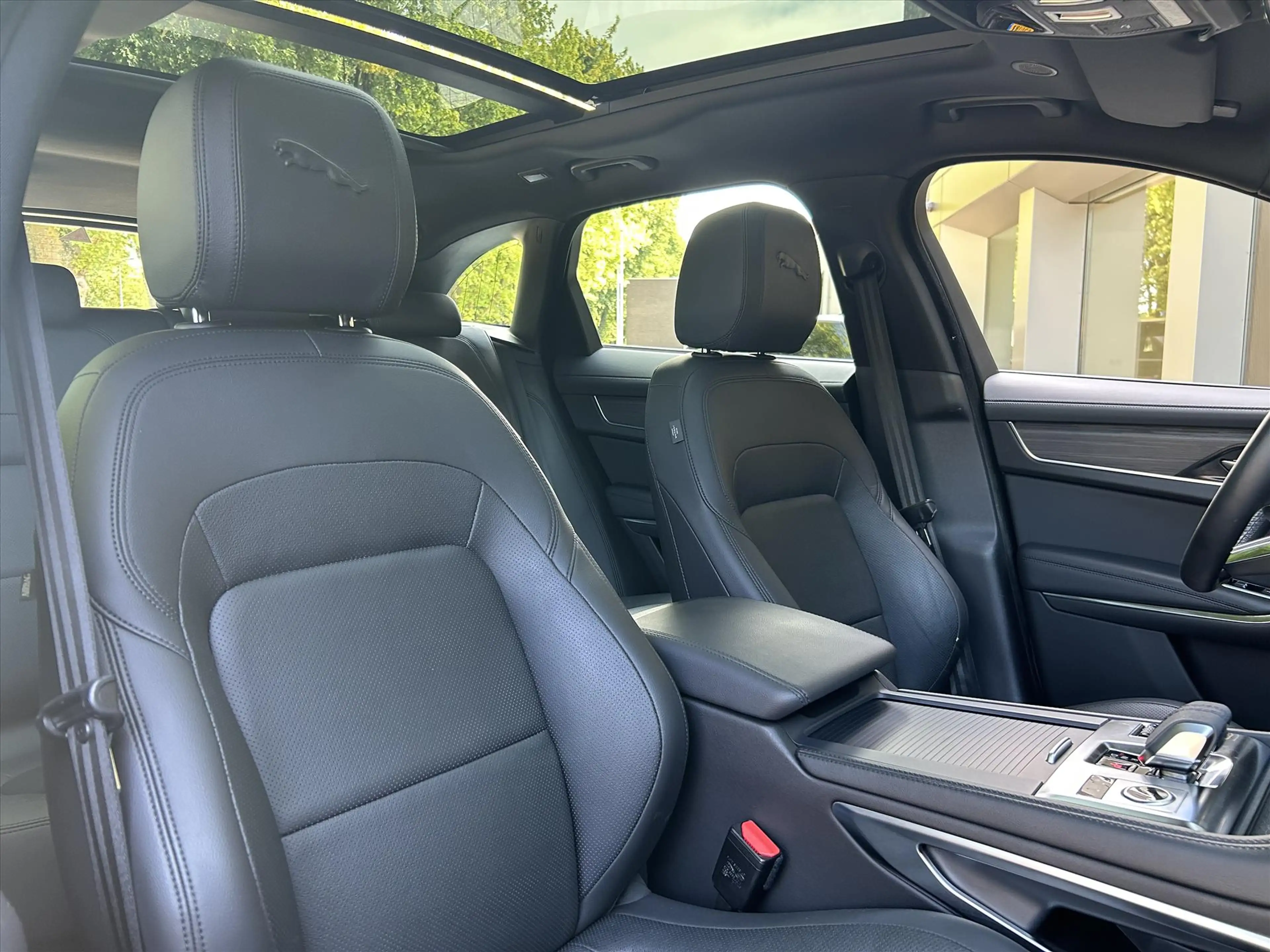 Jaguar F-Pace P400e PHEV AWD AUT S Edition — photo 4